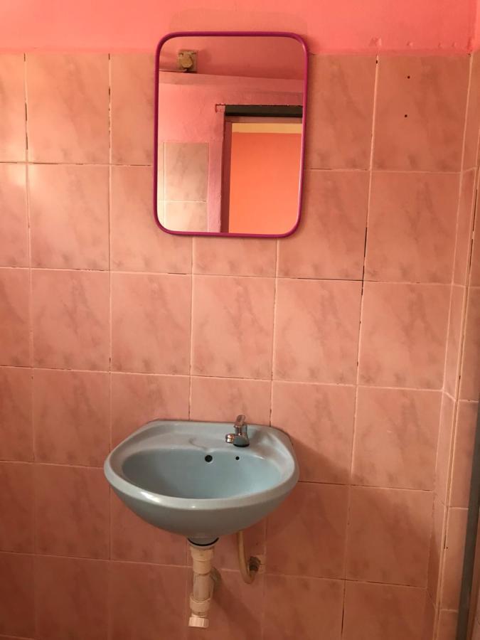 Hotel Cahaya Танджунг Малим Екстериор снимка